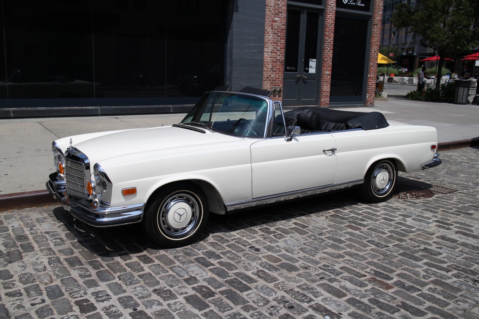 Used-1971-Mercedes-Benz-280SE-35 (1)