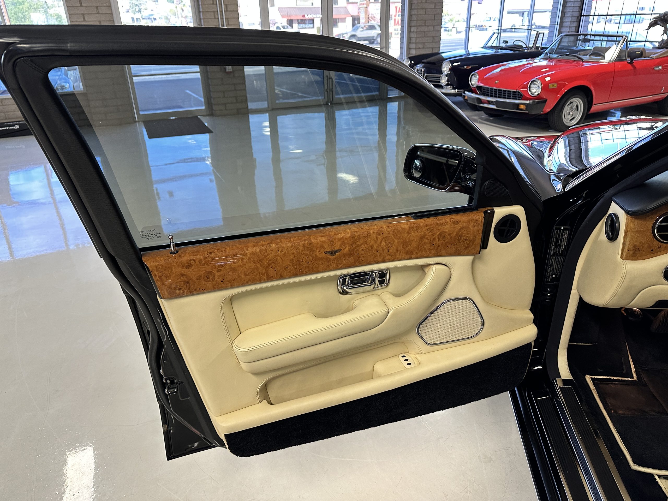 20221130_160516608_iOS