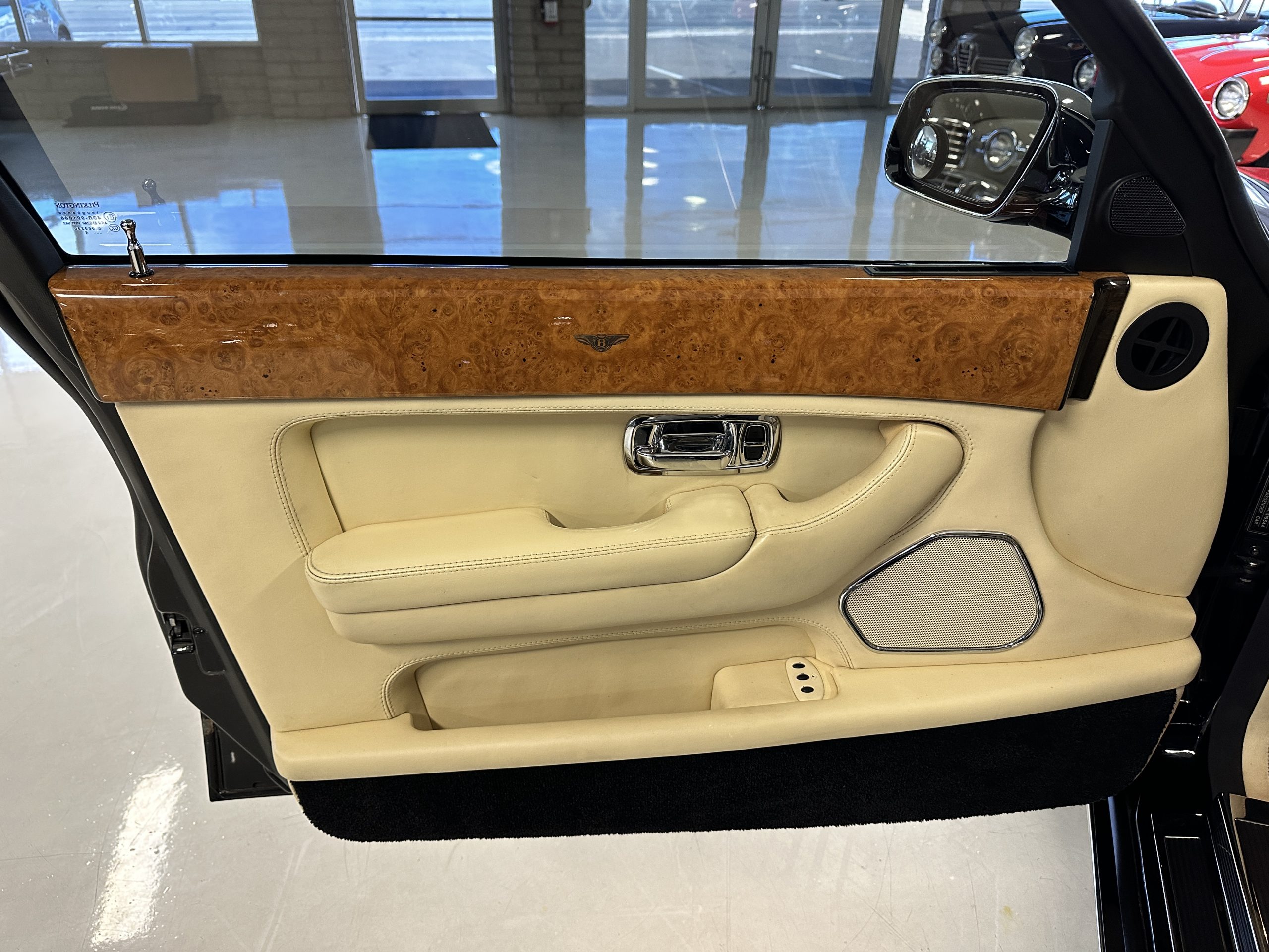 20221130_180041734_iOS