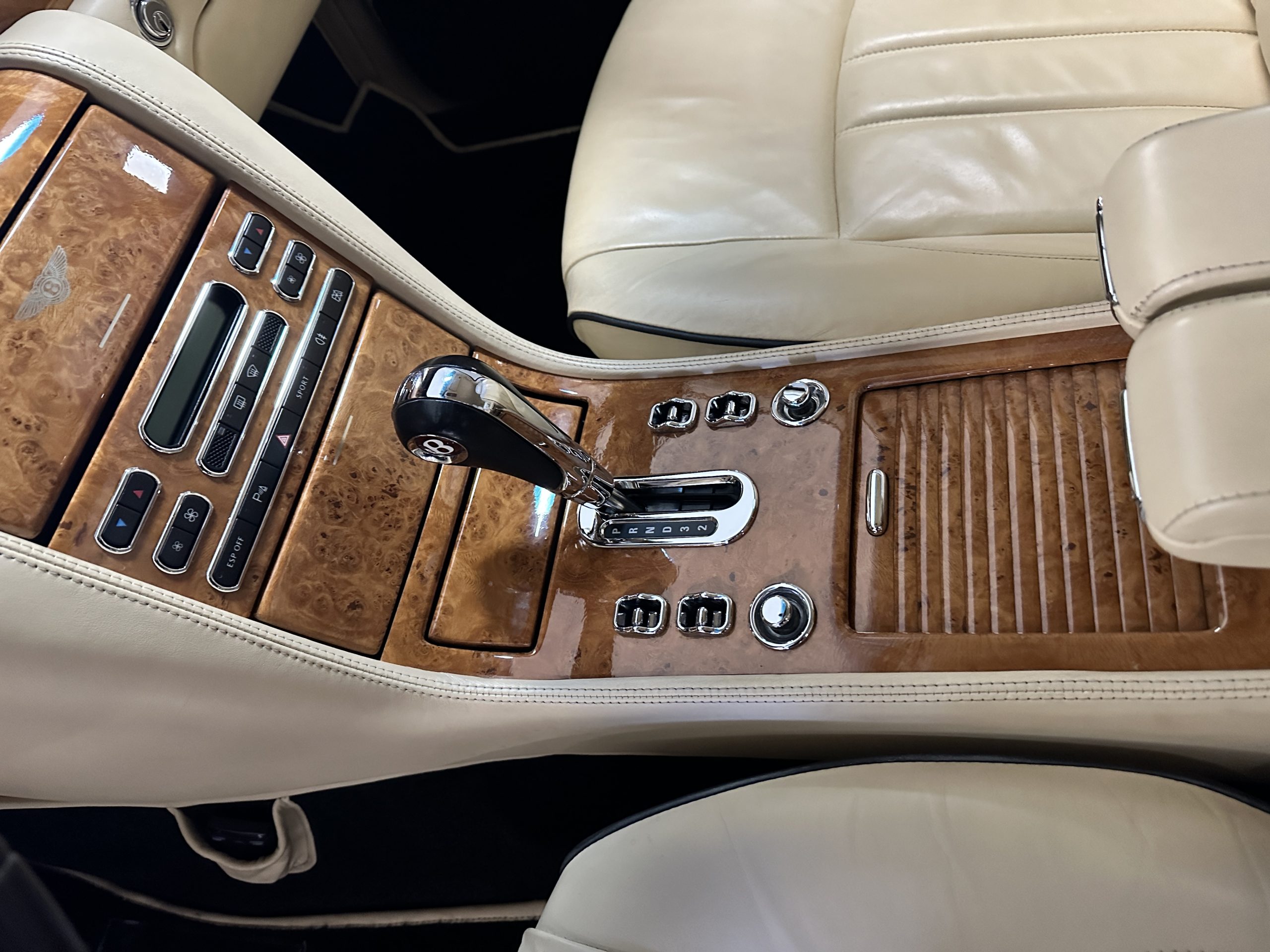 20221130_180643106_iOS