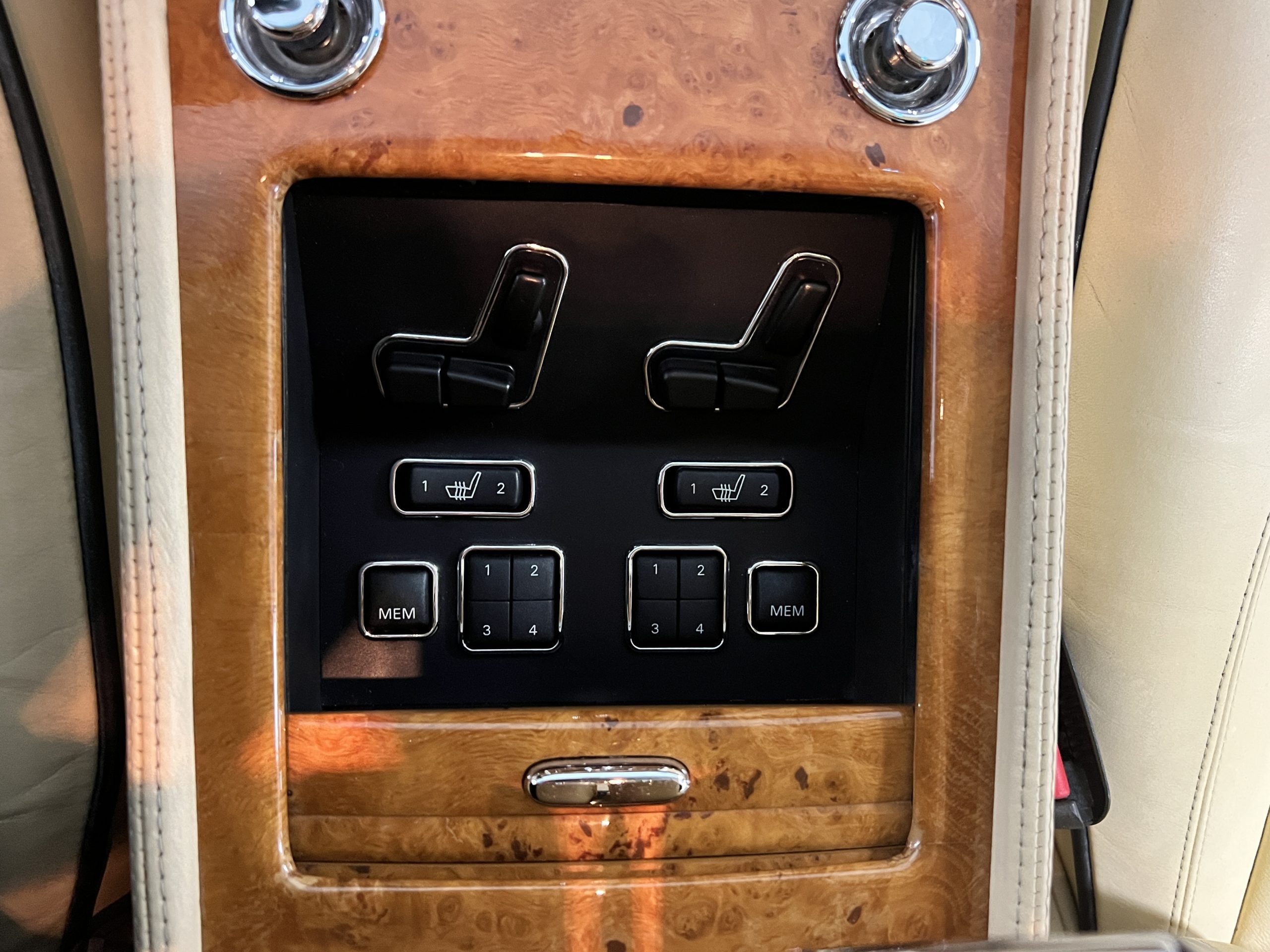 20221130_181454950_iOS