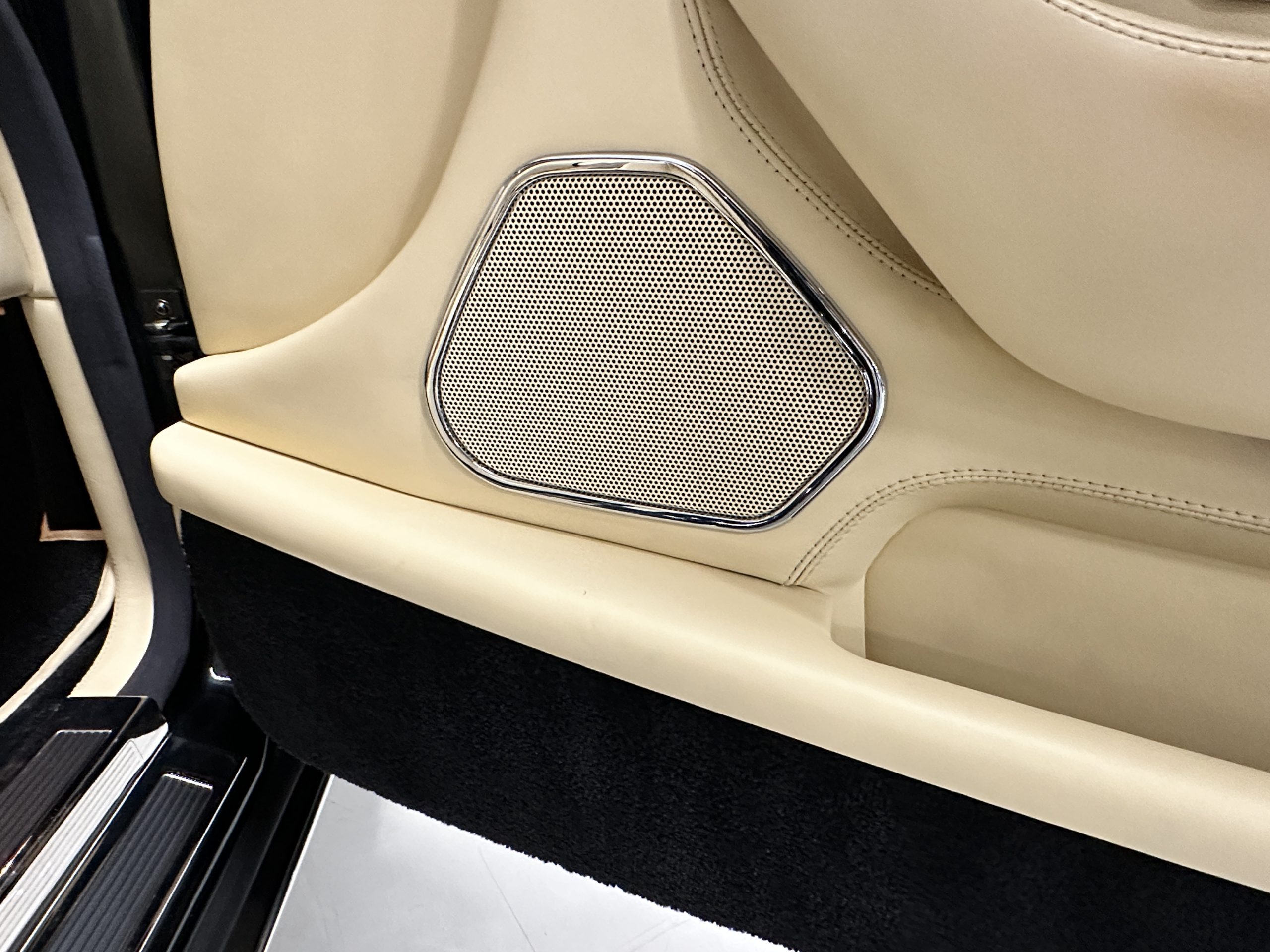 20221130_182352576_iOS