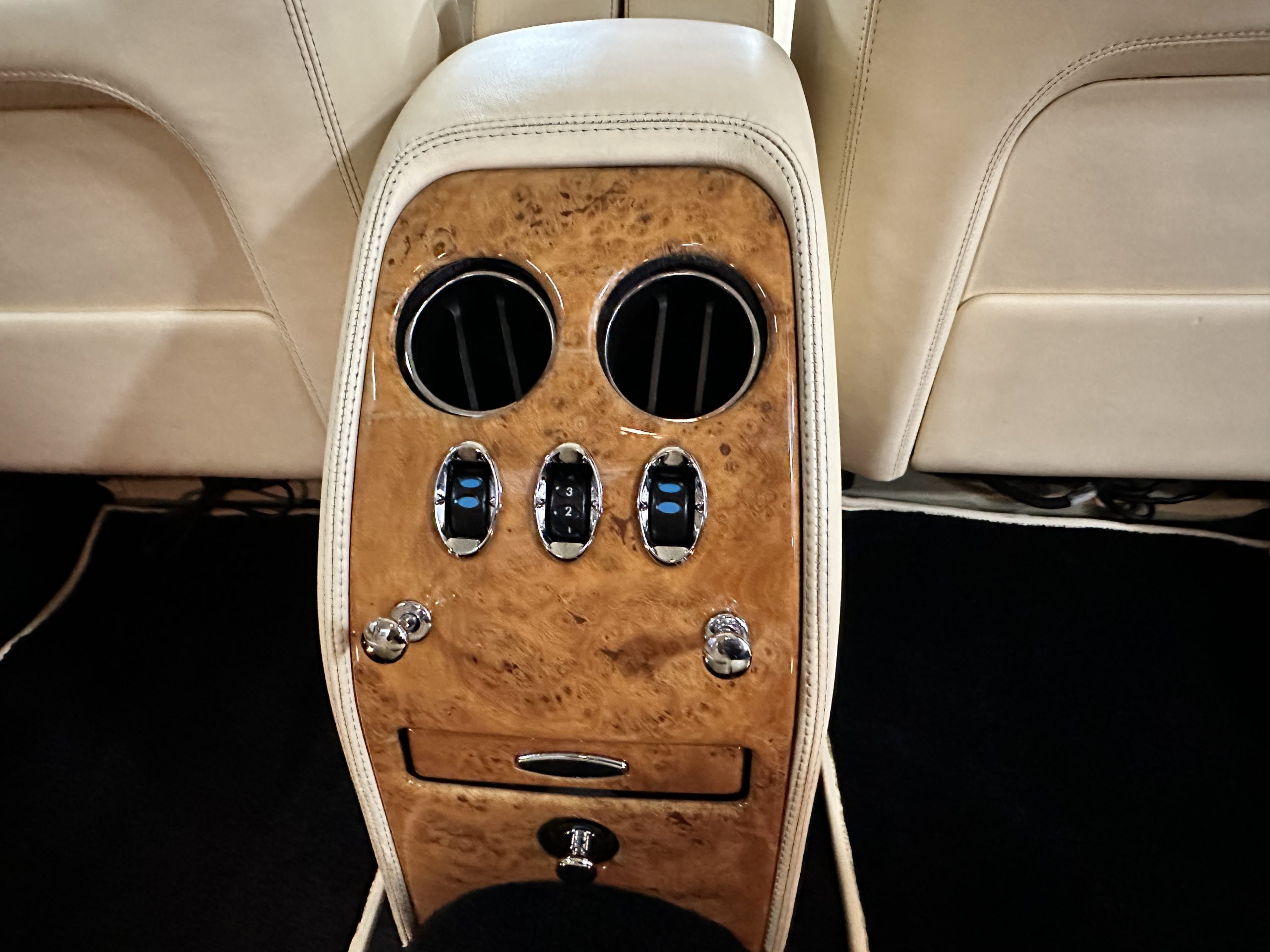 20221130_182619131_iOS