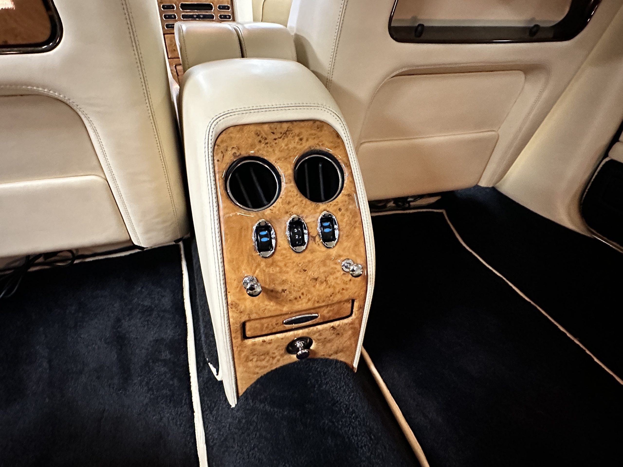 20221130_182806243_iOS