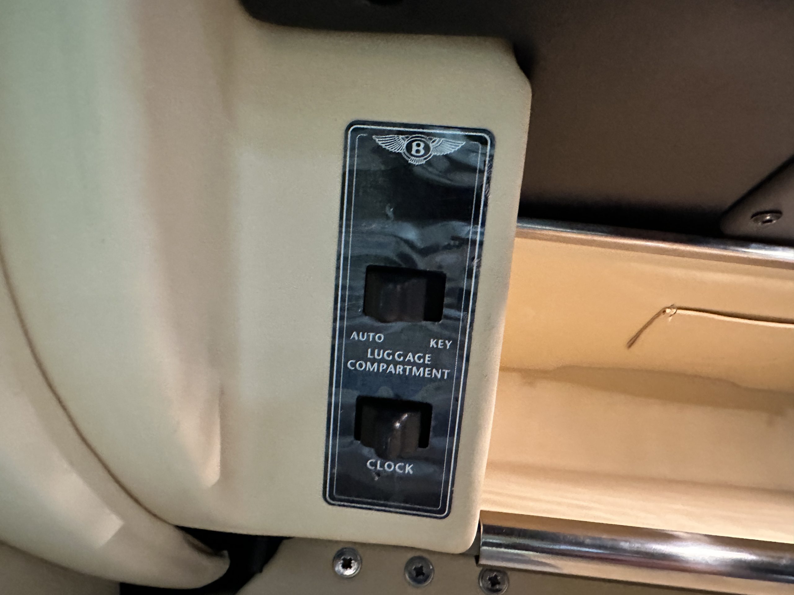 20221130_183559798_iOS