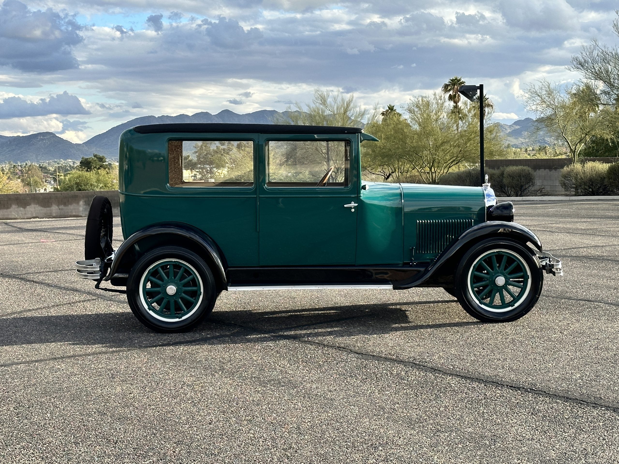 20230102_230102831_iOS