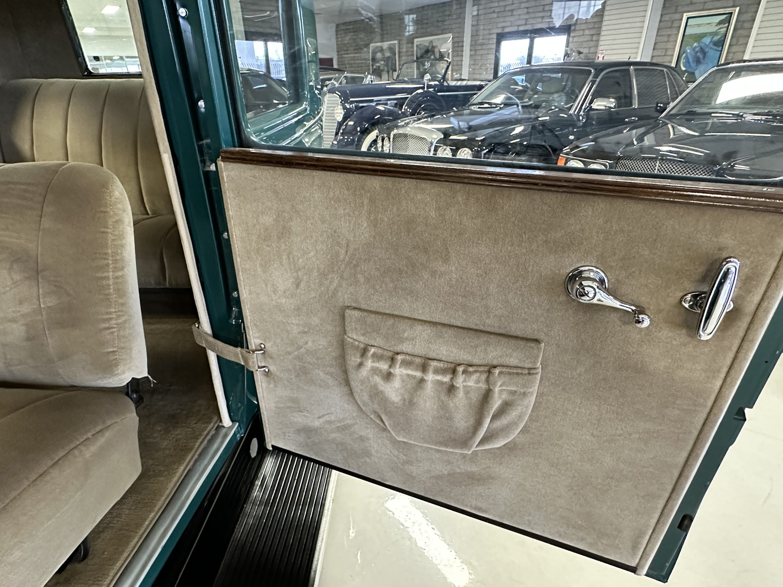 20230103_181006079_iOS