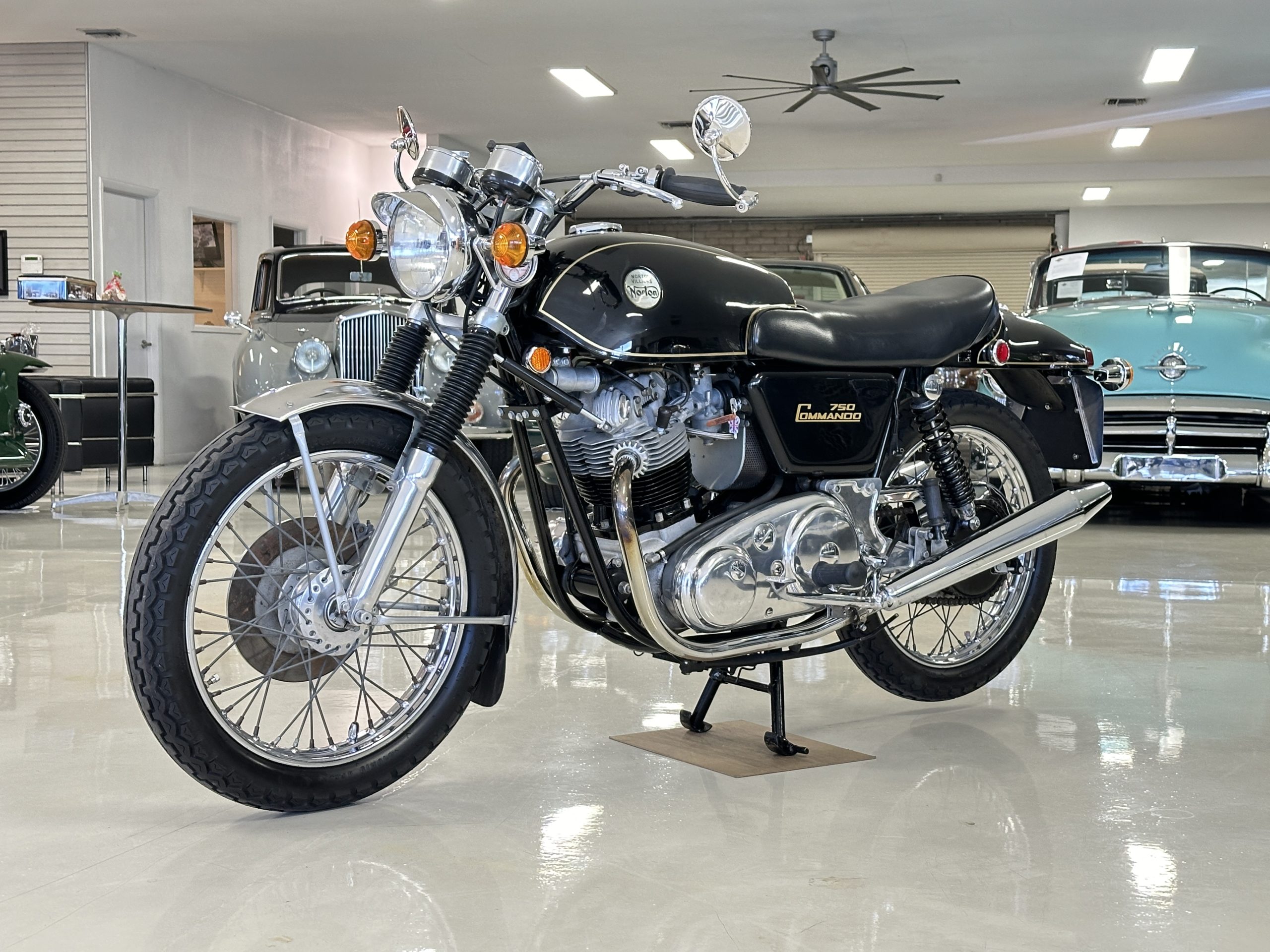 1972 Norton 750 Commando “Fastback”