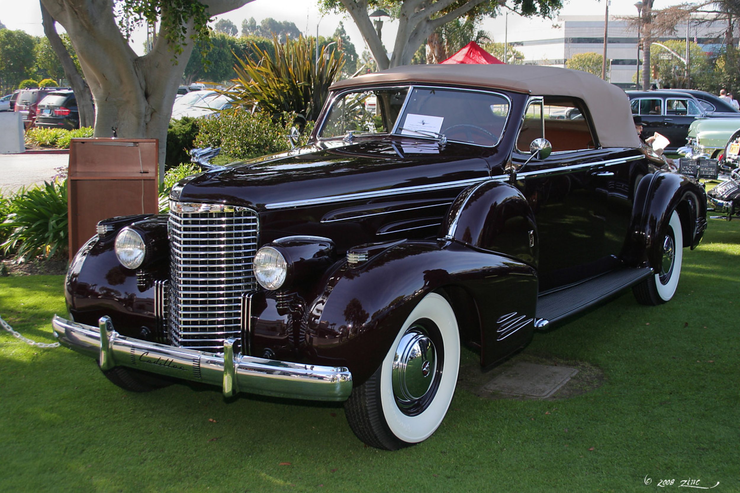 1938 Cadillac convertible coupe burgundy fvl (4610135155)