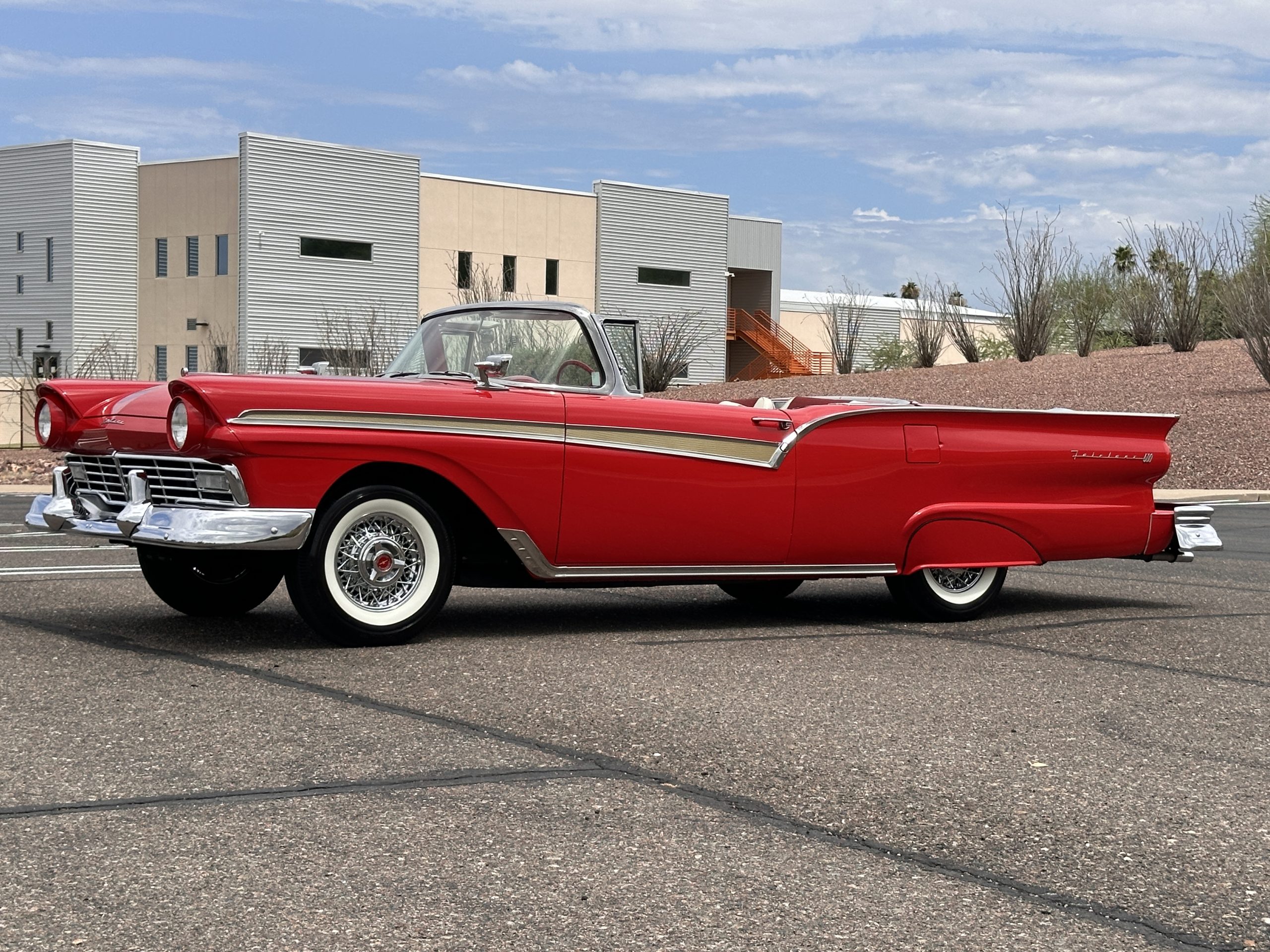1957 Ford Fairlane 500 Skyliner